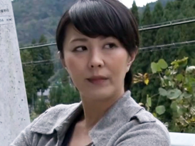 「青姦‥？待ってました」ハゲオヤジとノリでヤっちゃう爆乳熟女ｗ
